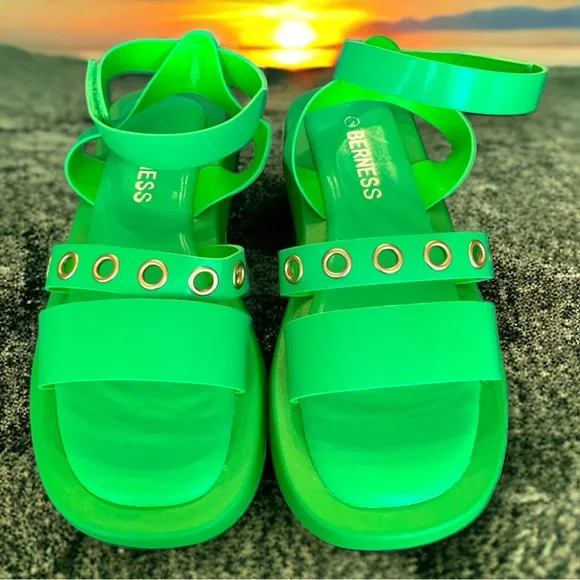 NEW Berness Neon Green Full Circle Platform Sandals Size 9 - Picture 2 of 5